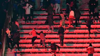 80 hinchas de u. de chile recibieron la prohibicion para ingresar a estadios argentinos 80 hinchas de u. de chile recibieron la prohibicion para ingresar a estadios argentinos