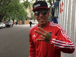 Sarmiento, con el buzo de Newells Sarmiento, con el buzo de Newells