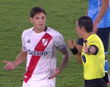 De casi offside a expulsión: Martínez Quarta