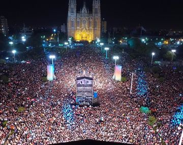 Más de 100 mil personas vibraron en un megashow por los 135 años de La Plata