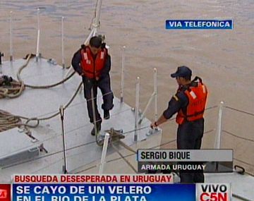 Reanudan en el Río de la Plata la búsqueda de un velerista
