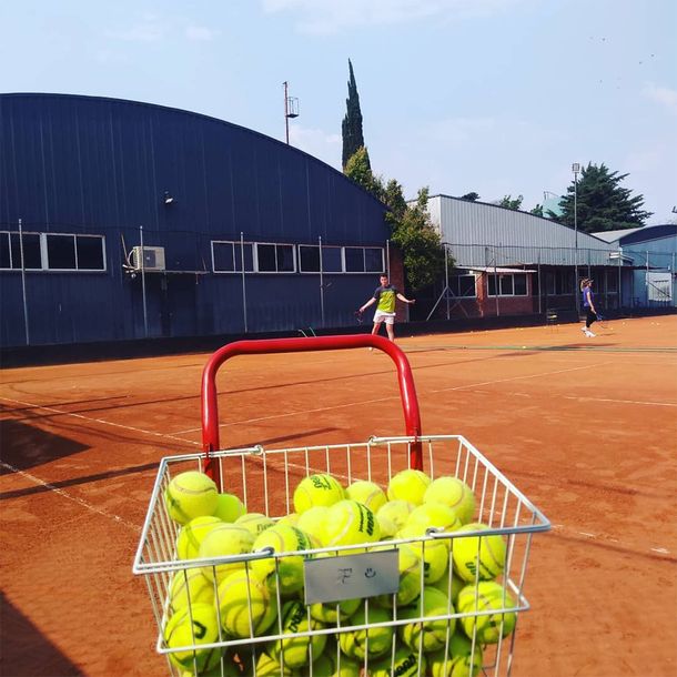 Cuatro meses sin trabajar, angustia e indignación: la odisea de los profesores del tenis del AMBA