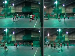 video: busco a un rival, no lo encontro y lesiono a otro con una brutal patada video: busco a un rival, no lo encontro y lesiono a otro con una brutal patada