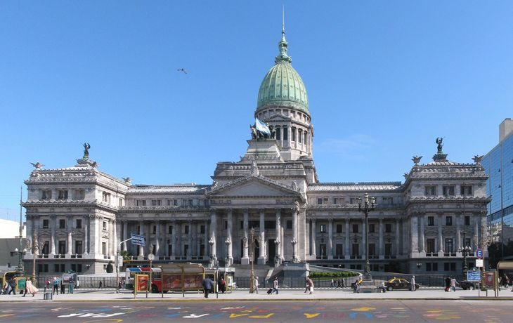 Piden crear una comisión parlamentaria por los buitres