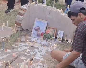 Altar en donde murieron Kiara y su mamá tras el trágico temporal