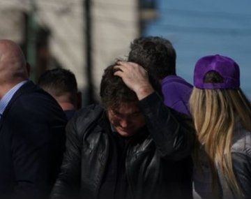 Javier Milei, atacado en Lomas de Zamora.