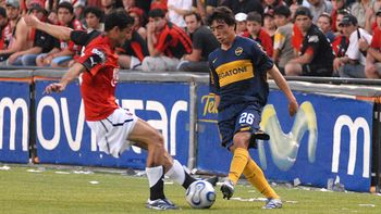 Bruno Urribarri, en uno de sus pocos partidos en Boca, frente a Colón, su último equipo en la Argentina. Bruno Urribarri, en uno de sus pocos partidos en Boca, frente a Colón, su último equipo en la Argentina.