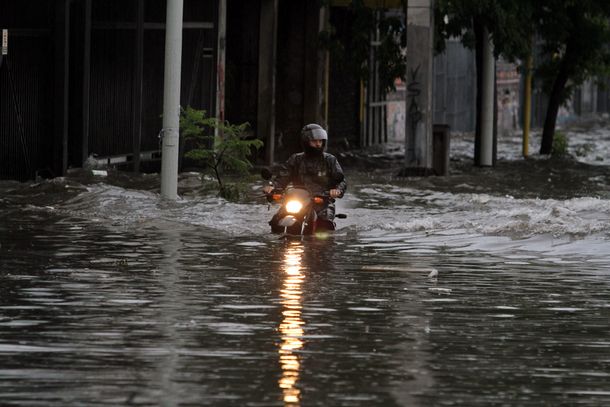 Mirá las imágenes y los videos del fuerte temporal que azotó a la provincia de Buenos Aires