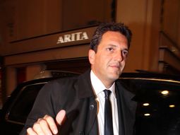 acusan a massa de impedir a funcionario tomar juramento a la bandera a alumnos en tigre acusan a massa de impedir a funcionario tomar juramento a la bandera a alumnos en tigre