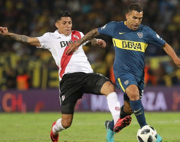 Enzo Pérez y Carlos Tevez