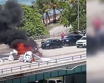 Miami Beach: una avioneta se estrelló contra un puente