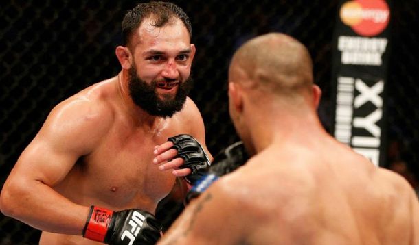 Un ex campeón de UFC sufrió un duro castigo y decepcionó en Las Vegas