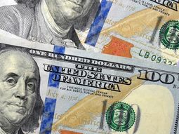 El dólar sigue subiendo en Uruguay y araña los 39 pesos. El dólar sigue subiendo en Uruguay y araña los 39 pesos.