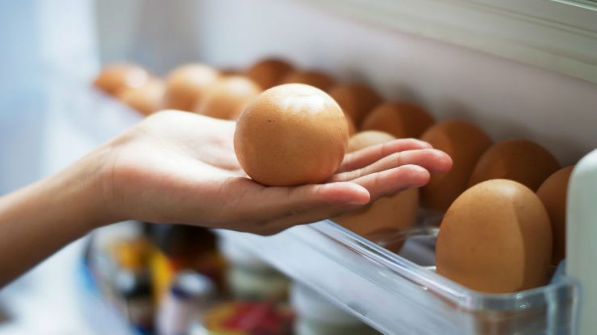 ¿Los huevos van en la puerta de la heladera?