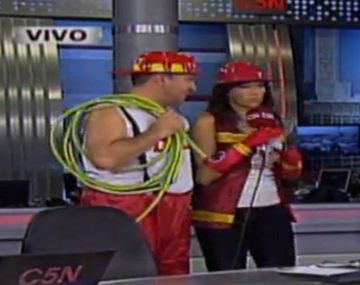 La bombero más sexy: mira a Cathy Fulop en C5N