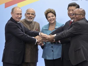 Expectativa por la reunión de mañana de los presidentes de los BRICS y la Unasur
