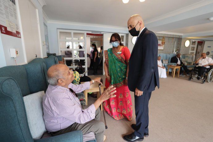 Reino Unido aprobó las vacunas de Pfizer