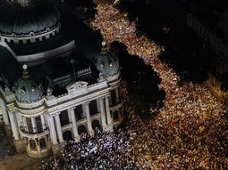 masivas protestas en brasil por el aumento del transporte masivas protestas en brasil por el aumento del transporte