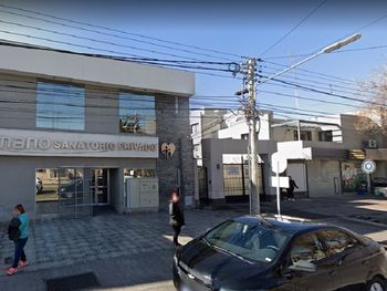 Tiene coronavirus, quiso huir y dejó dos enfermeras aisladas