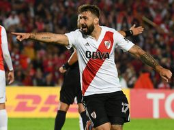 Con gol de Pratto, River la ganó a Santa Fe y avanzó a octavos de final