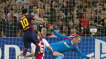 lionel messi froto la lampara y barcelona derroto al ajax como local lionel messi froto la lampara y barcelona derroto al ajax como local