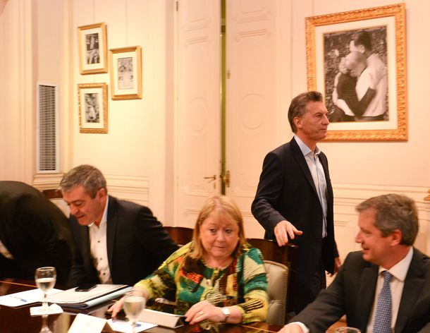 Macri encabeza su primera reunión de Gabinete en Casa Rosada