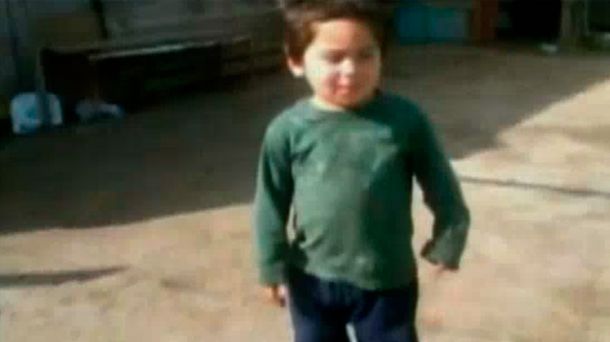 Buscan a un nene de dos años: Jugaba con los amiguitos y desapareció