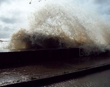 Rige un alerta por vientos intensos en Buenos Aires