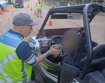 Pinamar: un hombre manejaba un cuatriciclo borracho y a un automovilista le dio 2