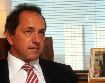 La Justicia ordenó a Scioli abonar el aguinaldo completo