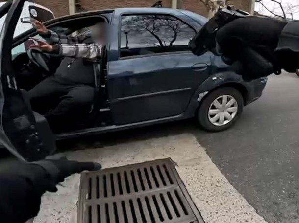 Persecución de película en Nueva Pompeya: robó un auto y fue detenido a las pocas cuadras