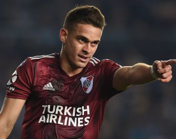 Rafael Santos Borré le marcó dos goles a Racing