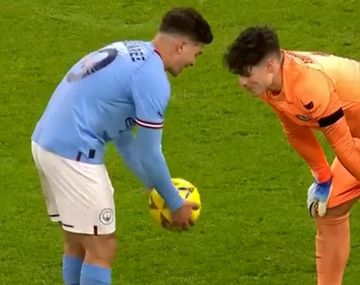 Gary Lineker liquidó a Kepa: Es la copia barata del Dibu Martínez