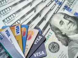 Ya rige el pago en dólares con tarjeta de débito: todos los detalles