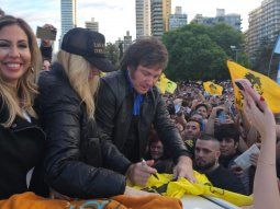 Periodista que milita a Milei mostró imágenes que dejan al desnudo la escasa convocatoria en Rosario