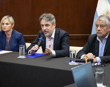 El jefe de la Unidad de Gabinete de Asesores del Ministerio de Salud encavbezó la reunión.
