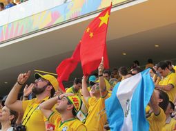 Las otras víctimas del Mundial: ya son tres los fanáticos chinos muertos por no dormir