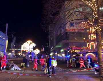 Alemania: al menos dos muertos tras la embestida de un auto a una multitud en un mercado navideño
