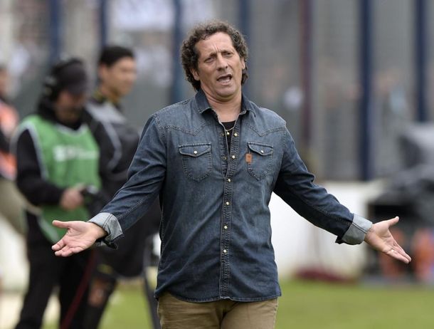 ¿Qué dirá Guardiola? Troglio explotó contra sus dirigidos por salir jugando