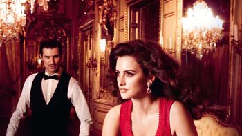 una diosa al rojo vivo para un calendario del 2013 una diosa al rojo vivo para un calendario del 2013