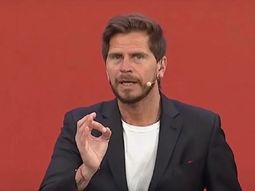 El blooper del Pollo Vignolo sobre las copas de Independiente y Boca