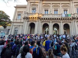 El Gobierno está alterando los pilares que ordenan la vida, hay un estado de angustia social generalizado