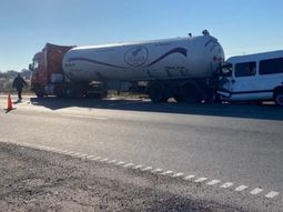 El accidente ocurrió a metros de un peaje en la autopista Rosario-Santa Fe El accidente ocurrió a metros de un peaje en la autopista Rosario-Santa Fe