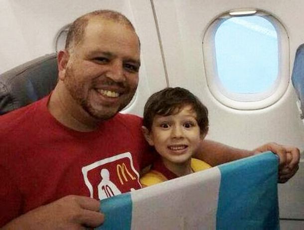 Habló el padre del nene al que no saludó Messi: Igual quedó contento de estar con el capitán de Bosnia