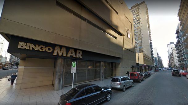 Este es el bingo donde la mujer agredió al policía