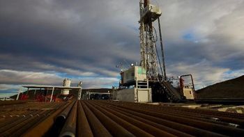 derrame de petroleo en neuquen: mas de 20 metros cubicos derrame de petroleo en neuquen: mas de 20 metros cubicos