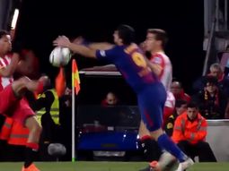 Las insólitas maniobras de Suárez para recibir la quinta amarilla