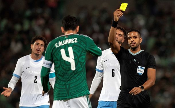El enojo del capitán de México tras los abucheos vs Uruguay: Qué lindo estar en casa, eh