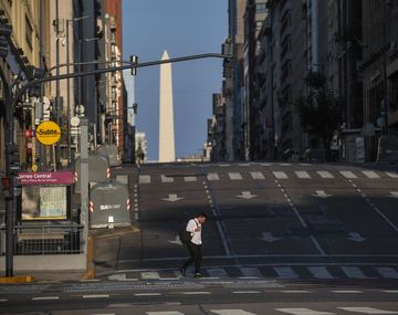 La avenida Leandro N. Alem desolada ante el aislamiento social, preventivo y obligatorio
