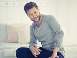 Diego Torres, invitado especial en una gala benéfica de Phil Collins